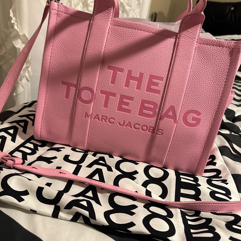 Marc Jacobs medium Pink The Totebag Pebbled Leather Satchel - Picture 7 of 9
